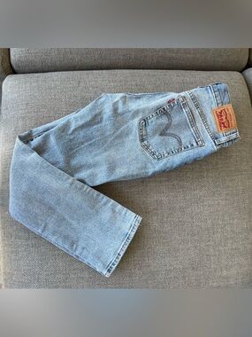 LEVI’S Sz 28 Wedgie Straight Jeans - Distressed